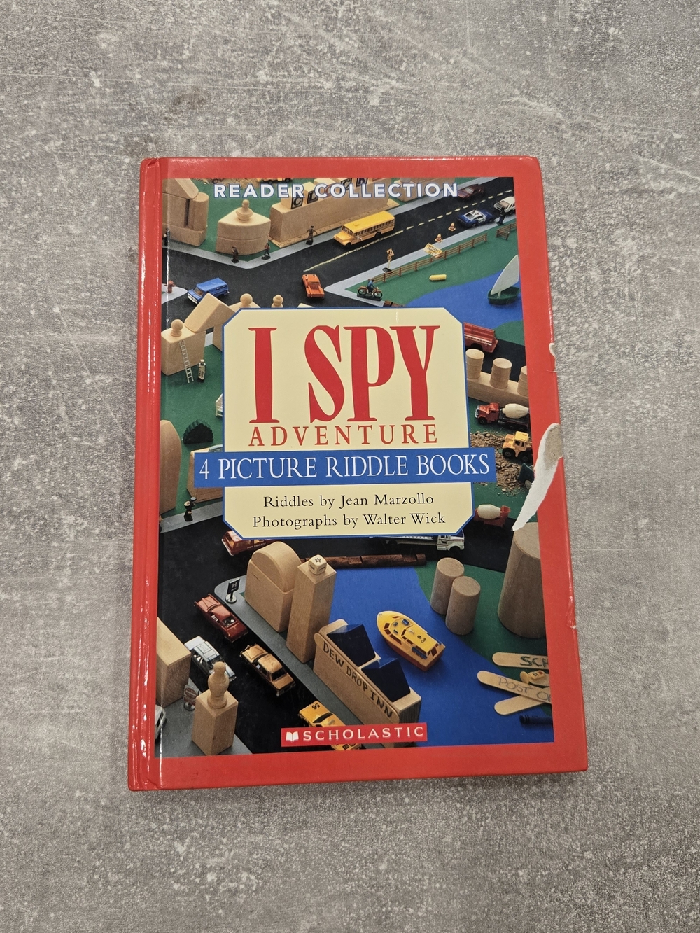 Scholastic I SPY Adventure Picture Riddle Book - 4 In 1 Level Readers